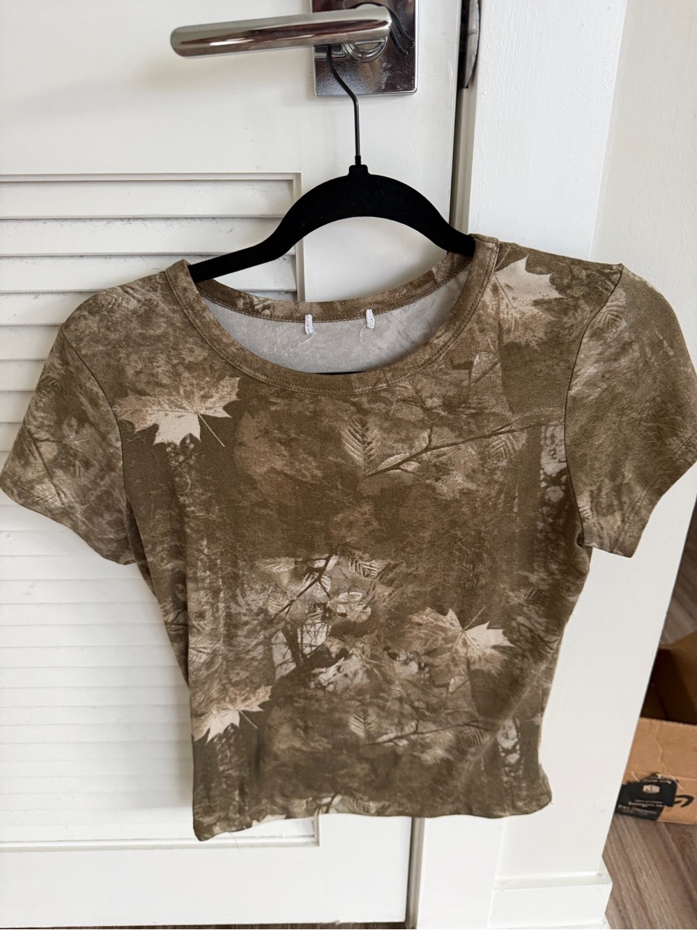 Olive Green Printed Short Sleeve Crop Top